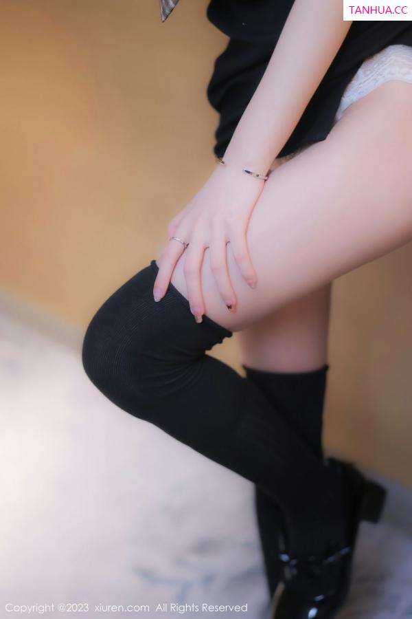   [XiuRen]高清写真图 2023.02.03 No.6210 谢小蒽 新人美腿第12张图片